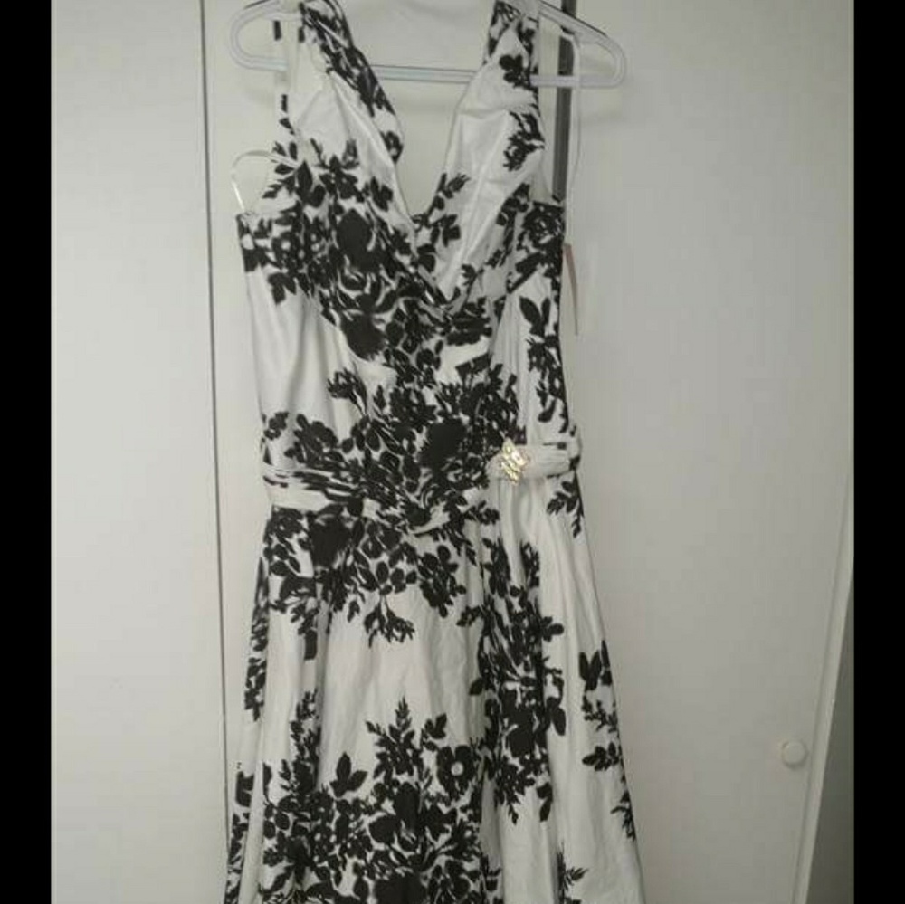Unique Vintage Swing Dress - Picture 2 of 2